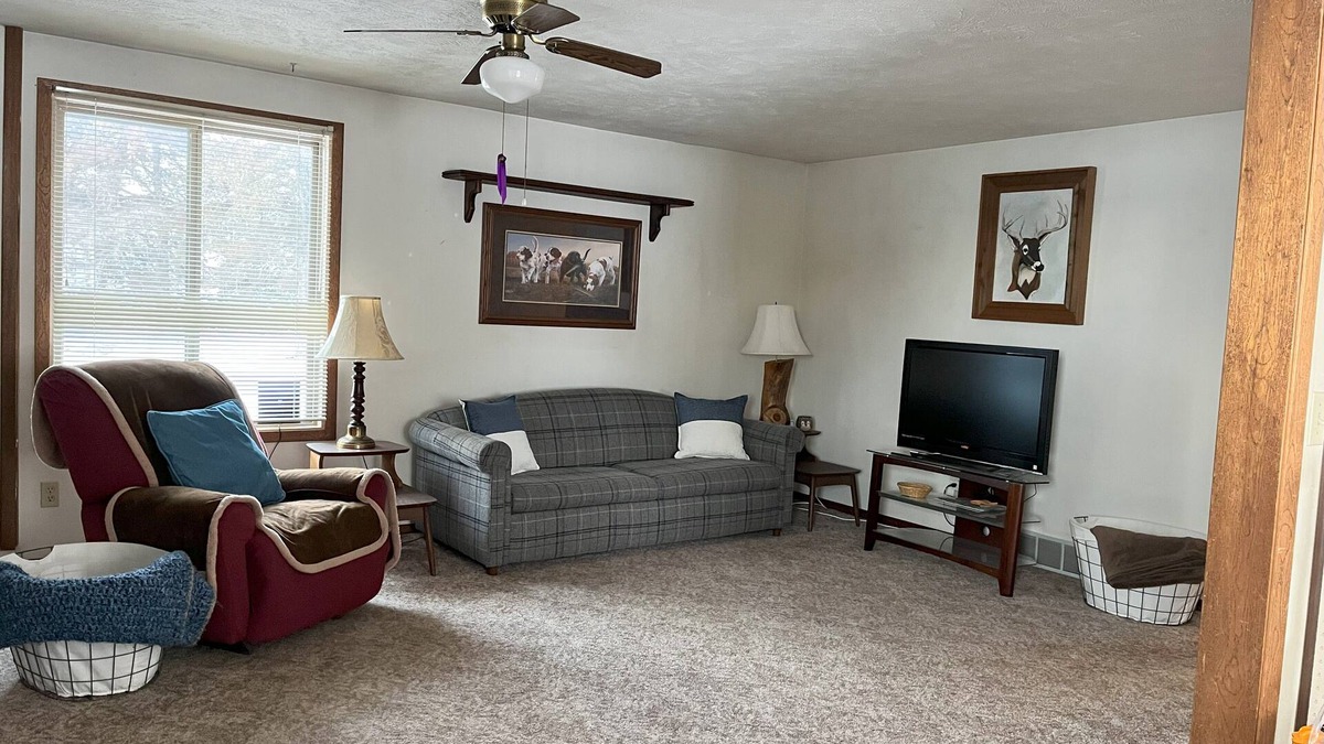 Rock County Other | Charming 3 bedroom house in NE Sandhills on Hwy 20 outside yard for pets horses