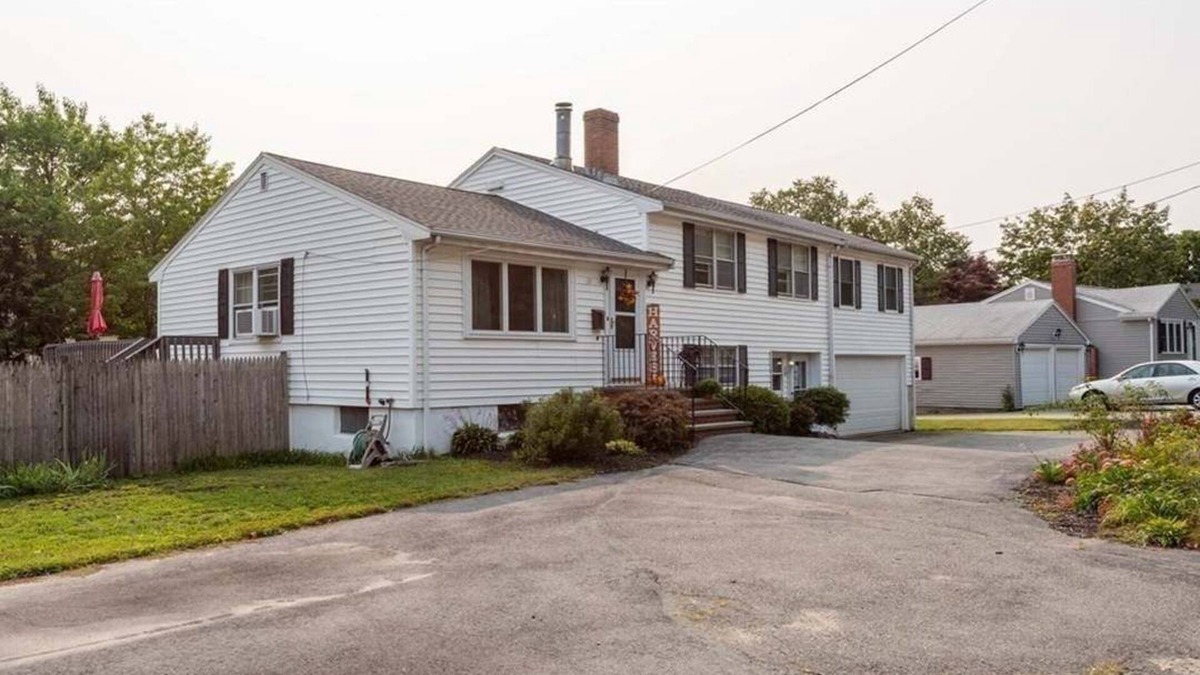 Peabody House | Charming 3-bedroom house in delightful Peabody