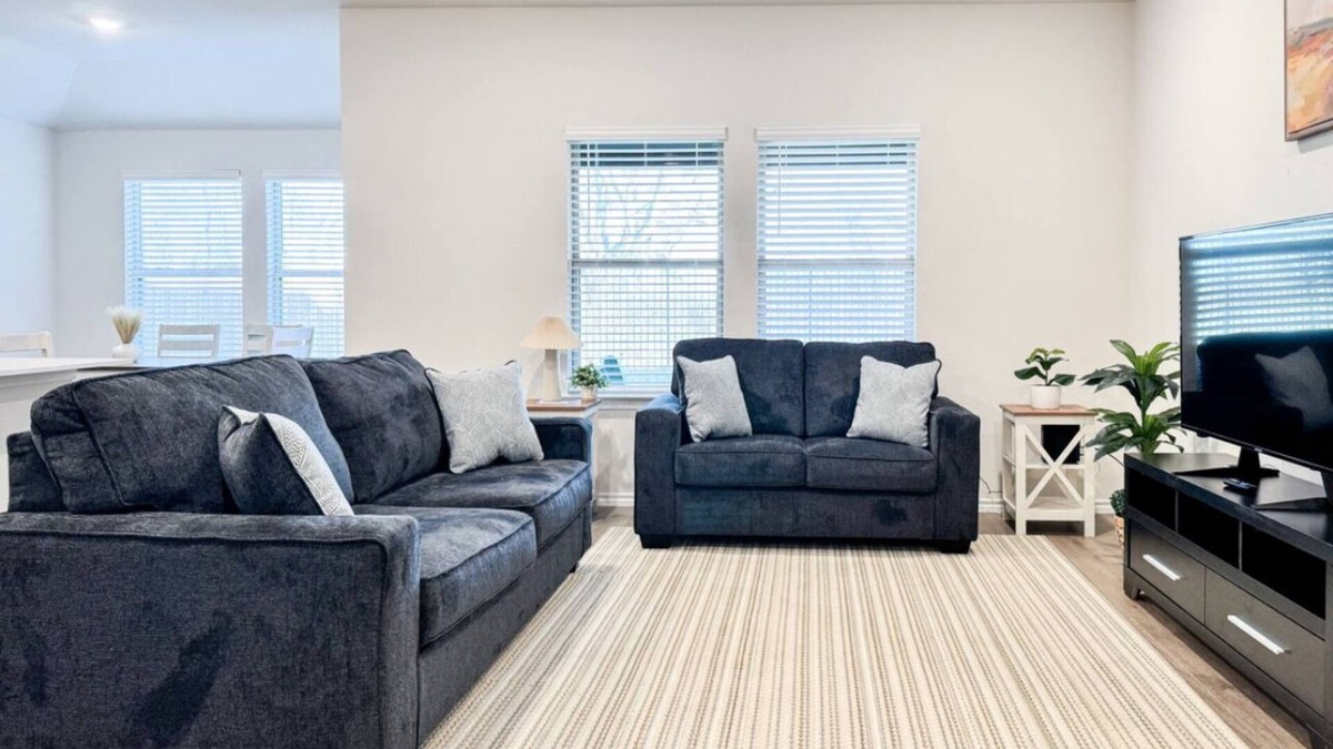 Sherman House | Charming 3-bedroom house with AC and WiFi in pleasant Sherman