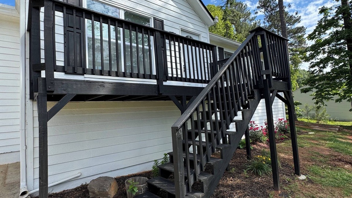Auburn House | Charming 3-bedroom house with WiFi and AC in Auburn. Complete with a fire pit!