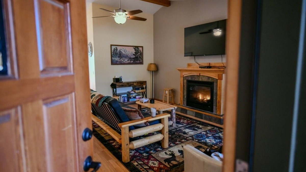 Coolin House | Charming 3-bedroom house with fenced yard