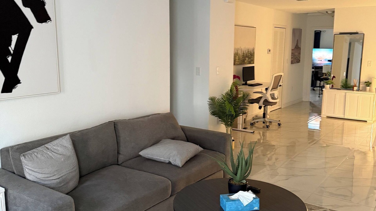 Gladeview House | Charming 3-bedroom house in cool Miami with AC, WiFi