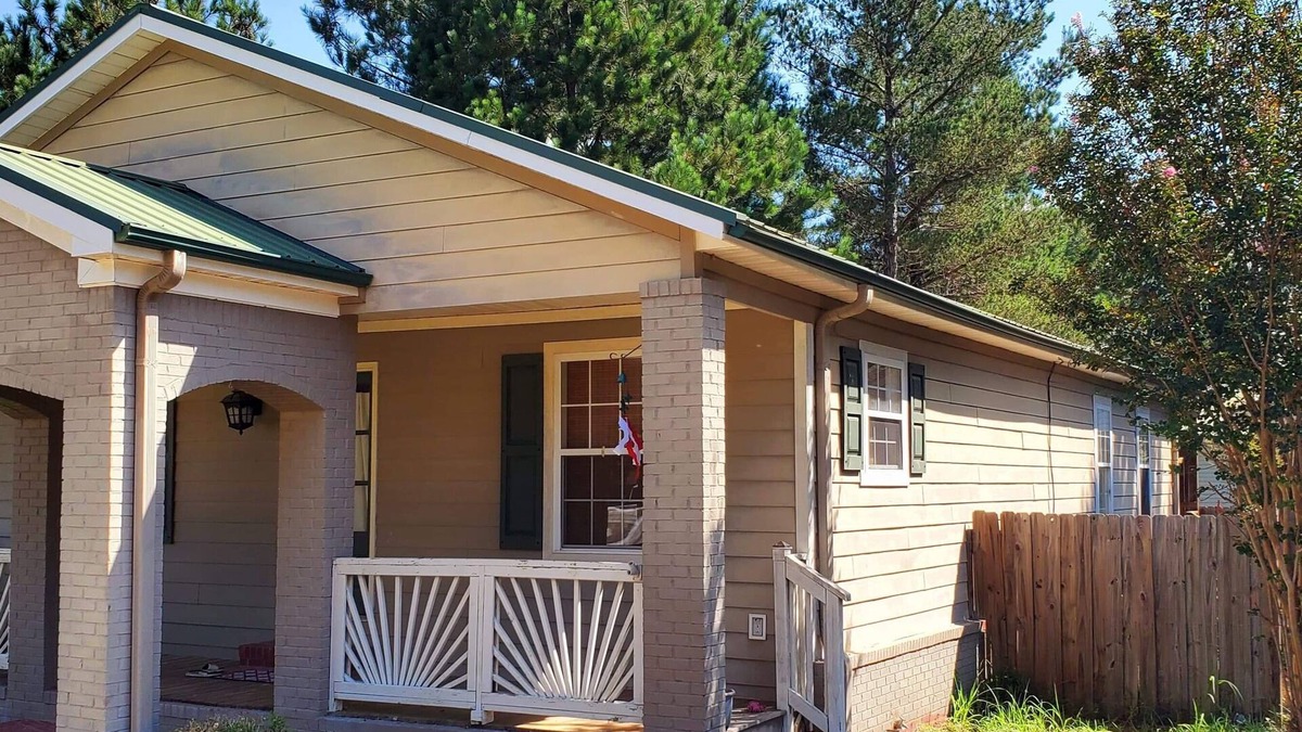 Starkville House | Charming 3-bedroom peaceful living in a specious house!