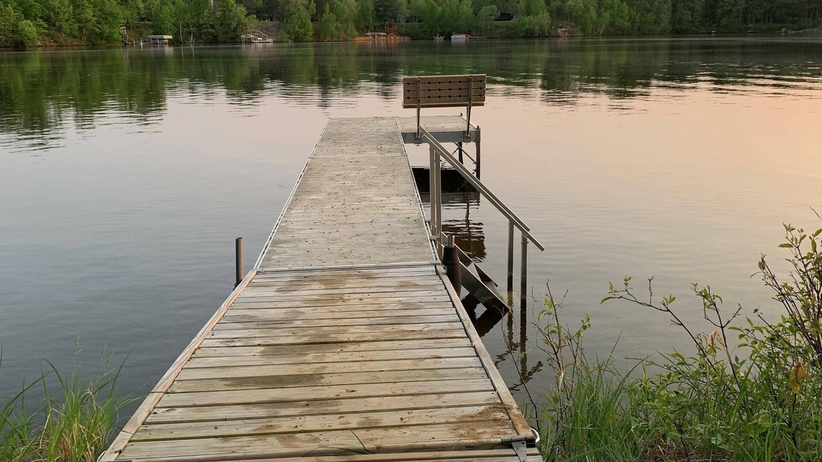 Rome Cottage | Charming 3-bedroom plus loft cottage on Lake Arrowhead and near Sand Valley!