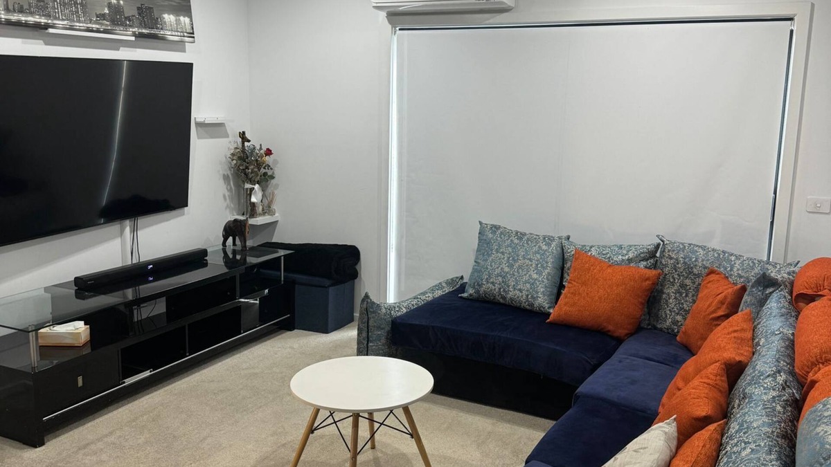 Wright House | Charming 3-bedroom townhome with WiFi and AC in Coombs