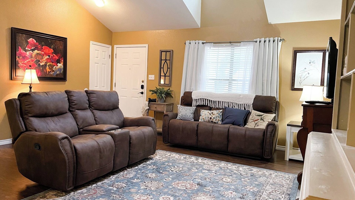 Salado House | Charming 3-bedroom townhome with AC, WiFi in beautiful Salado, Texas.