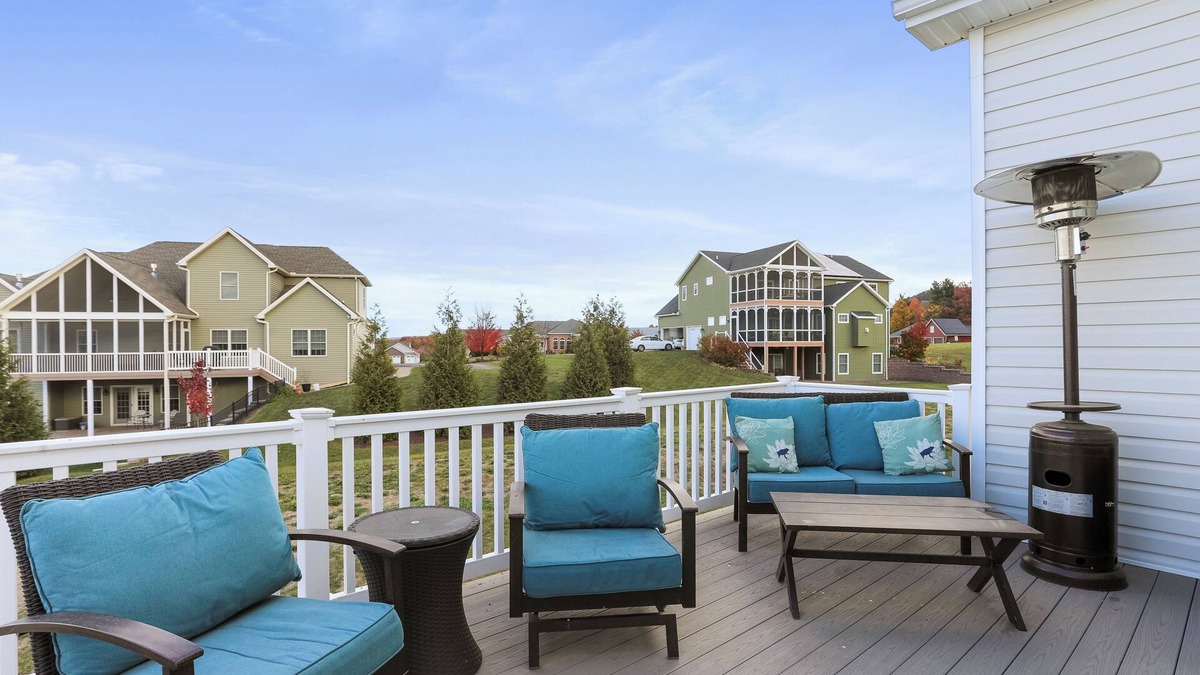 Fayetteville House | Charming 3-bedroom house right on Penn National Golf Course