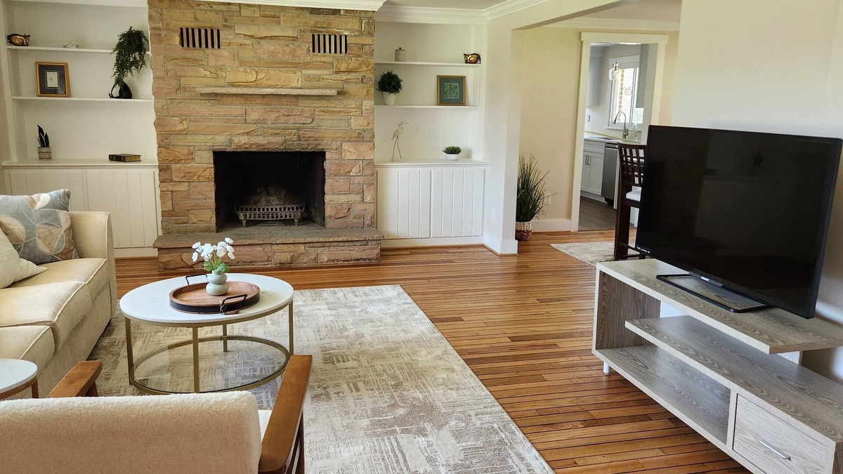 Grand Island House | Charming 3-bedroom ranch with a covered back patio, in peaceful Grand Island