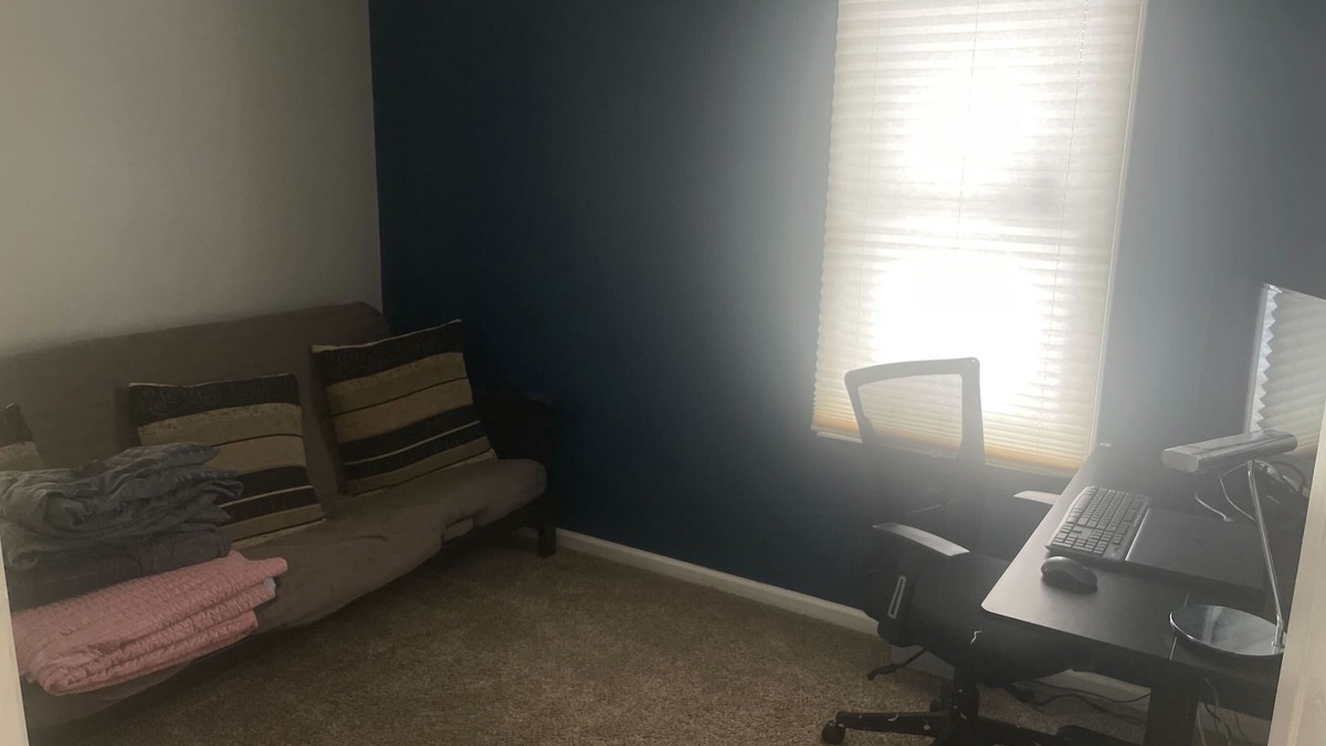 Creston House | Charming 3-bedroom house with WiFi and AC in Grand Rapids