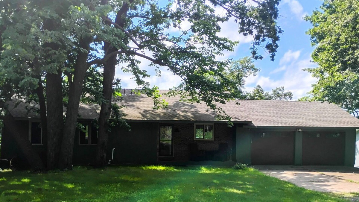 Long Prairie House | Charming 3-bedroom house on Lake Charlotte in Long Prairie.
