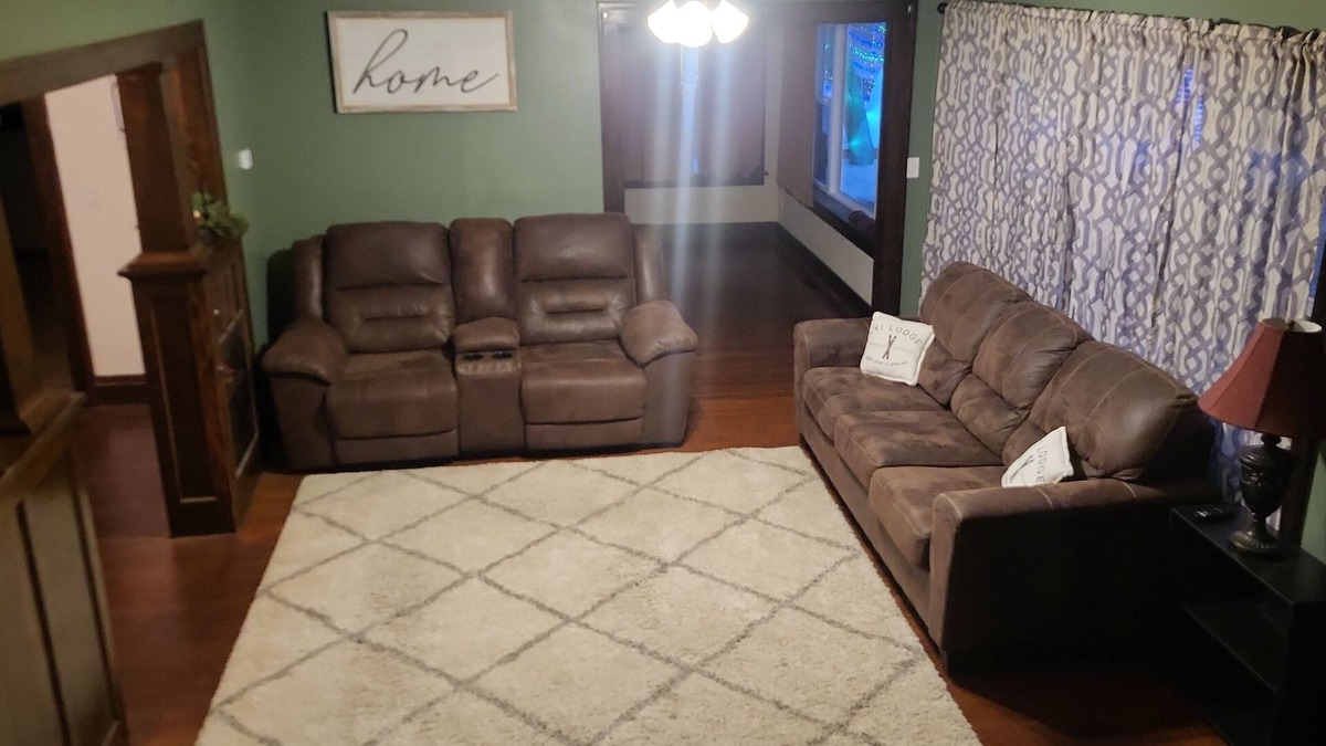 New Hampton House | Charming 3-bedroom house with WiFi, AC in peaceful New Hampton