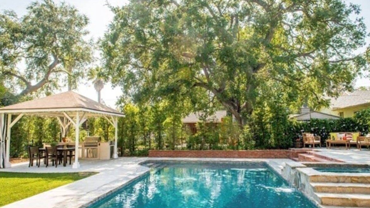 Arcadia House | Charming 3-bedroom house with a pool, jacuzzi, AC & WiFi in lovely Sierra Madre