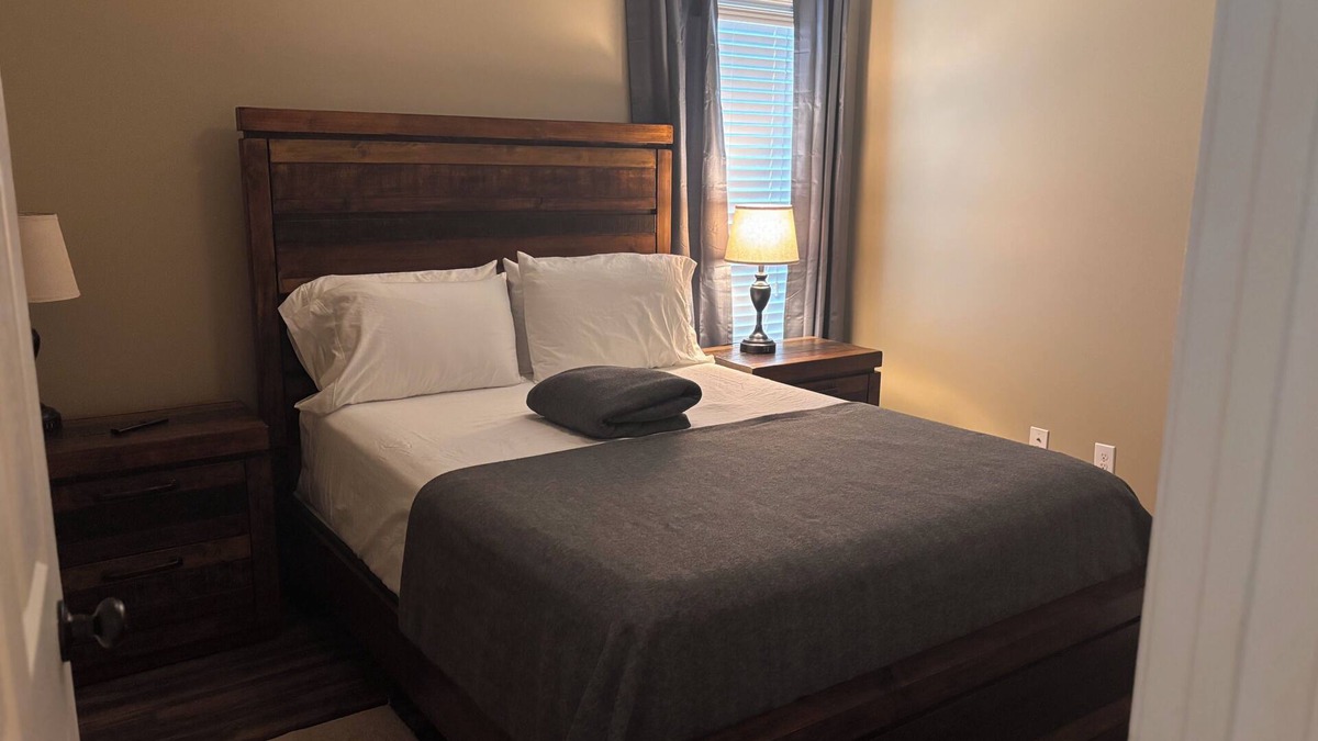 Spanish Fort House | Charming 3-bedroom house with WiFi, AC in welcoming Spanish Fort.