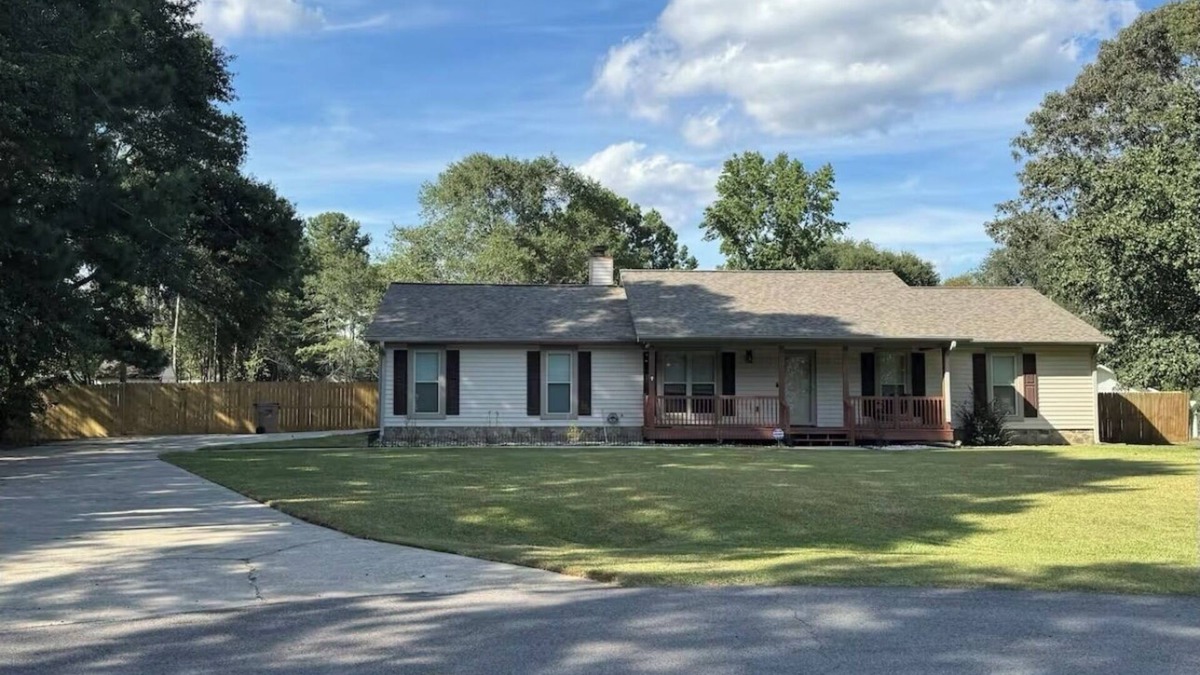 Inman House | Charming 3-bedroom House on 1.3 acres