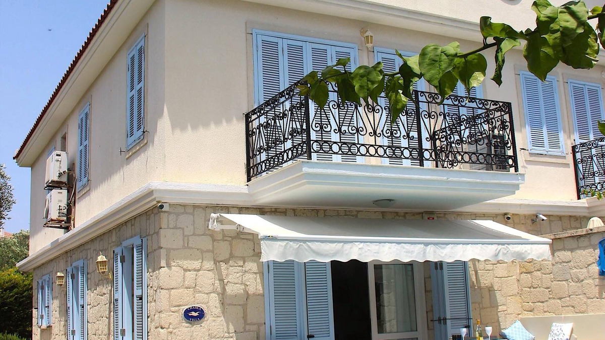 Cesme Villa | Charming 3-bedroom Villa & Private Pool in Tranquil Olive Tree Garden