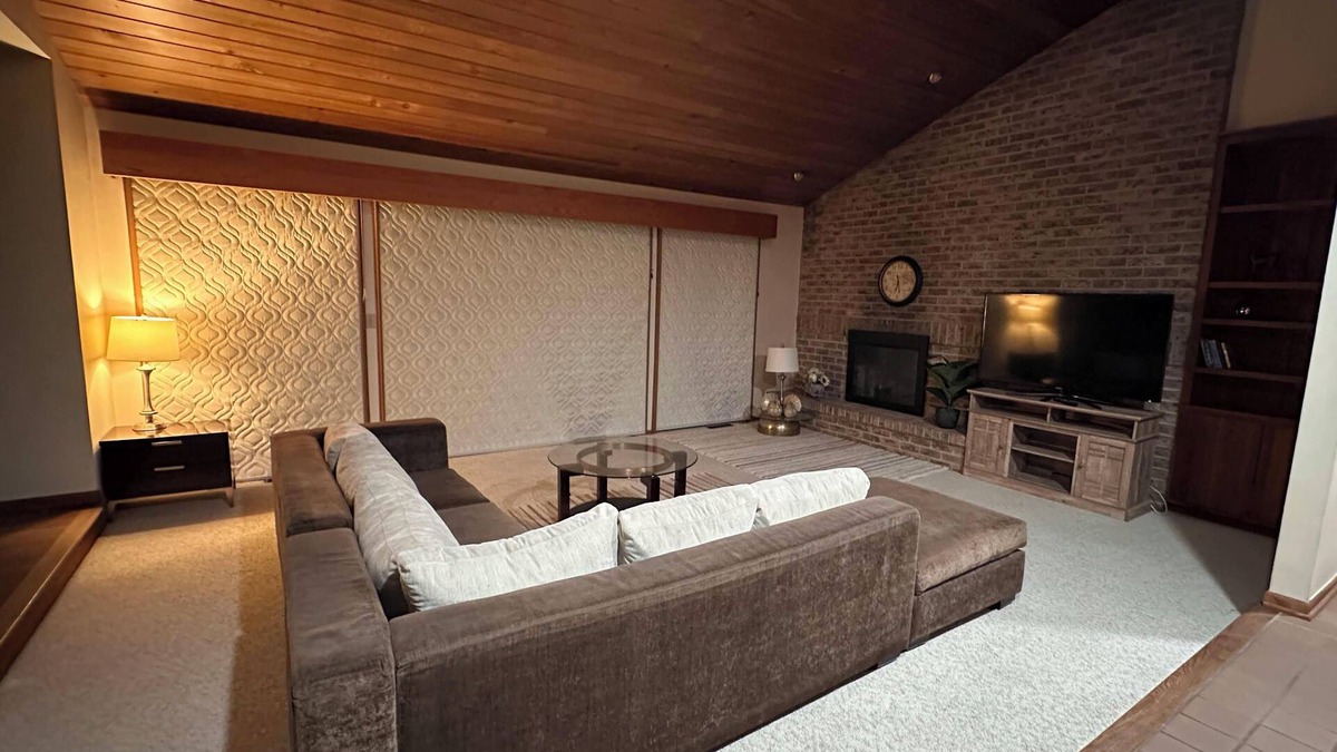 Brookfield House | Charming 3-bedrooms house/resort-like with Firepit and Deck.