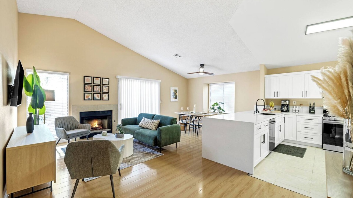West Sahara House | Charming 3BD Getaway Near DT Summerlin in Las Vegas.