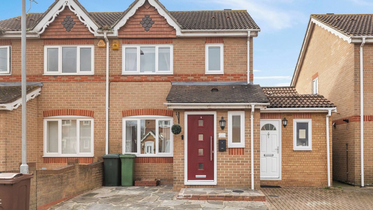 Thames House | Charming 3BR House in London Zone 4 Train🚆Boat 🚢 10 mins walknFamily-Friendly