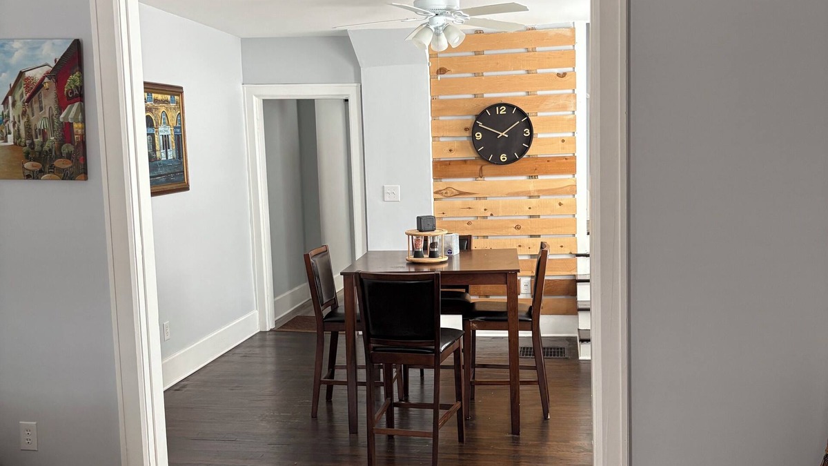 Glen Echo House | Charming 3BR Near OSU & Downtown Columbus Fast WiFi & AC