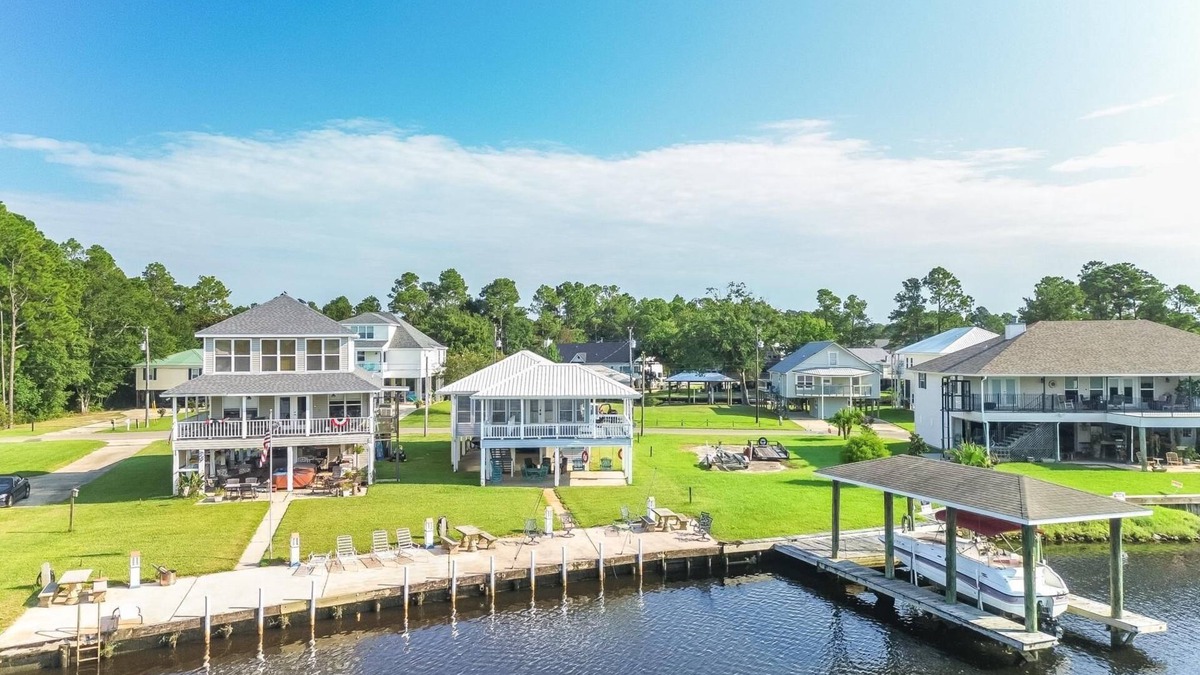 Kiln House | Charming 3BR River House w/Private Dock