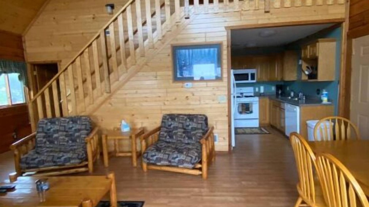 Warrens Cabin | Charming 4 Bd/3.5 bath Cabin Upper and Lower Level-separate units one building