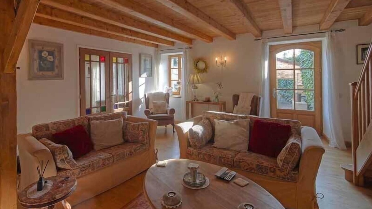 Sainte-Soline House | Charming 4-bed 3 bath, farmhouse/barn conversion
