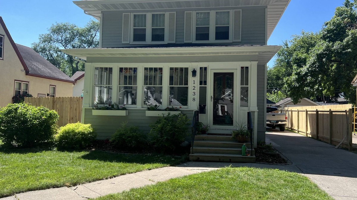 Fargo House | Charming 4 bedroom, 2 bath home near dowtown Fargo.