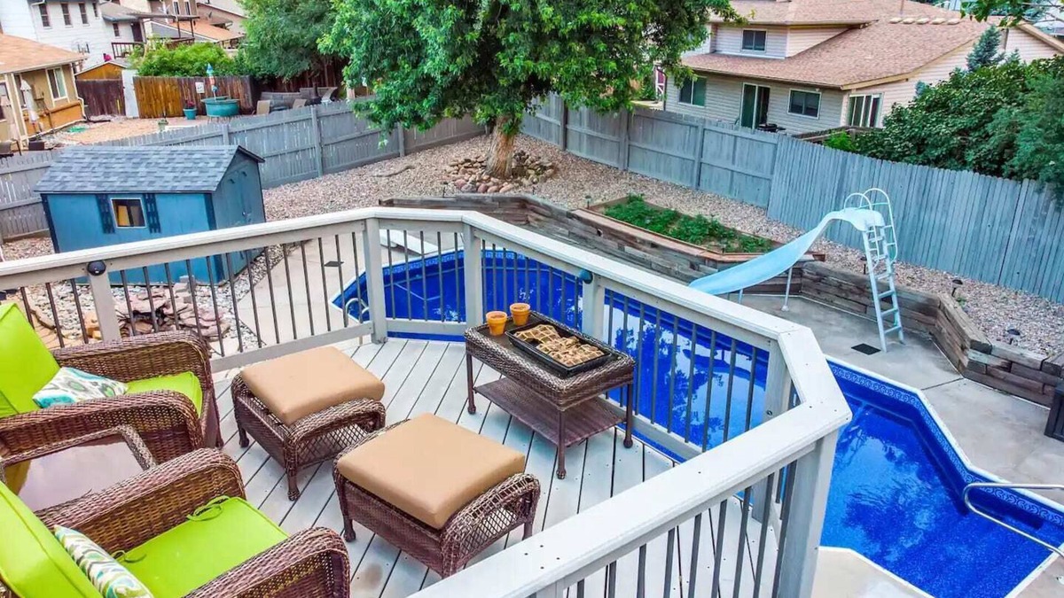 Columbine House | Charming 4-bedroom house with WiFi and fenced backyard in peaceful Littleton