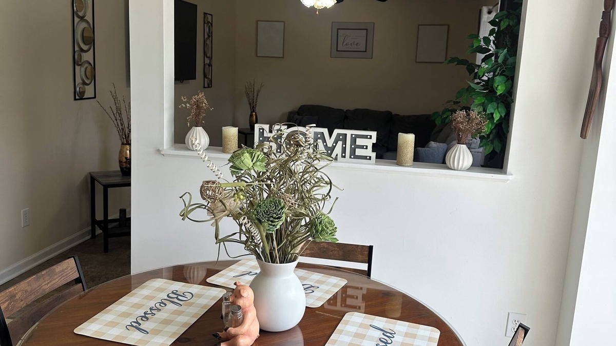 Huntcliff House | Charming 4-bedroom house with AC, WiFi in lovely Columbia