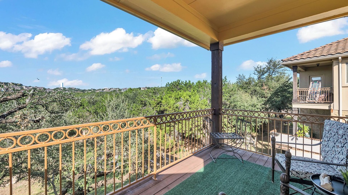 Cardinal Hills House | Charming 4-bedroom house in delightful LakeWay with AC