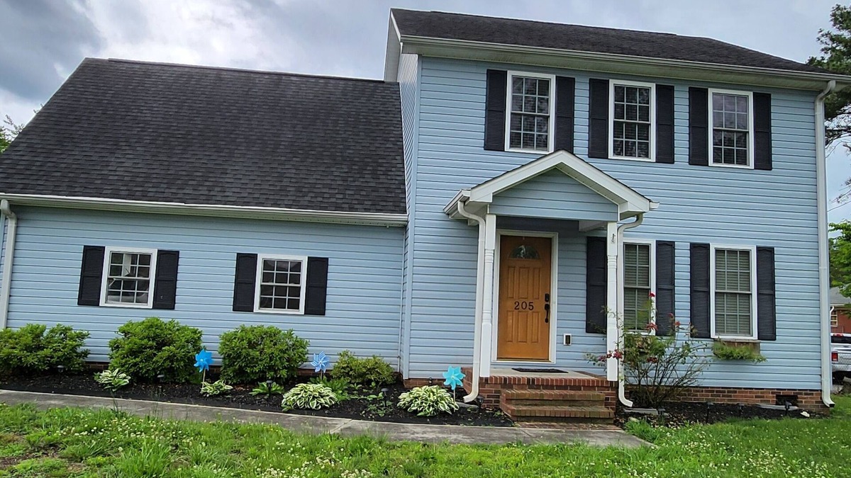 Landis House | Charming 4-bedroom house in Landis within 34 miles outside of Charlotte NC