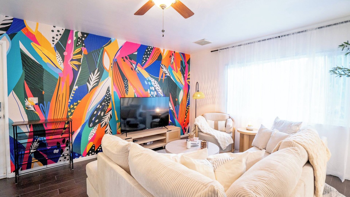 Palmdale House | Charming 4-bedroom pet-friendly house centrally located in West Palmdale.
