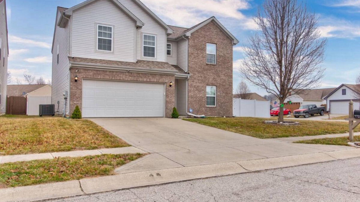 Camby House | Charming 4-bedroom house with AC and WiFi in lovely Indianapolis