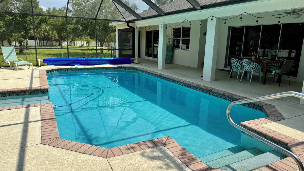 Joel House | Charming 4-bedroom house in enchanting Lehigh Acres with an amazing pool!