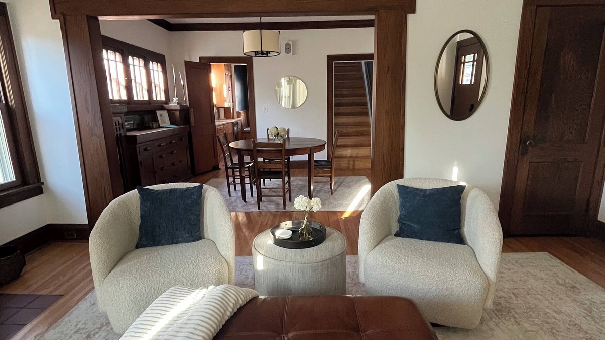 Southwest Minneapolis House | Charming 4-Bedroom Minneapolis Retreat – Perfect for Your Getaway!