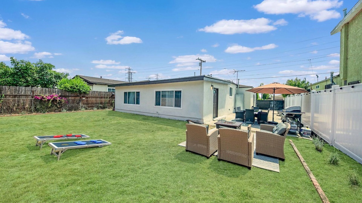 San Gabriel House | Charming 4-bedroom House with WiFi, AC in beautiful San Gabriel