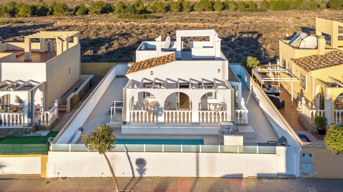 Jeronimo y Avileses y Balsicas de Arriba Villa | Charming 4 Bedroom Villa La Vita e Bella in lovely Sunny Murcia Region.