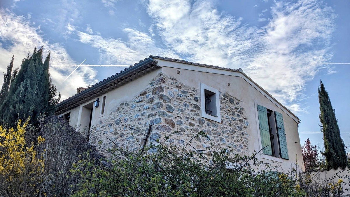 Ollieres Apartment | Charming 40m2 apartment in a Napoleonic Tuilière, ideal for couples.