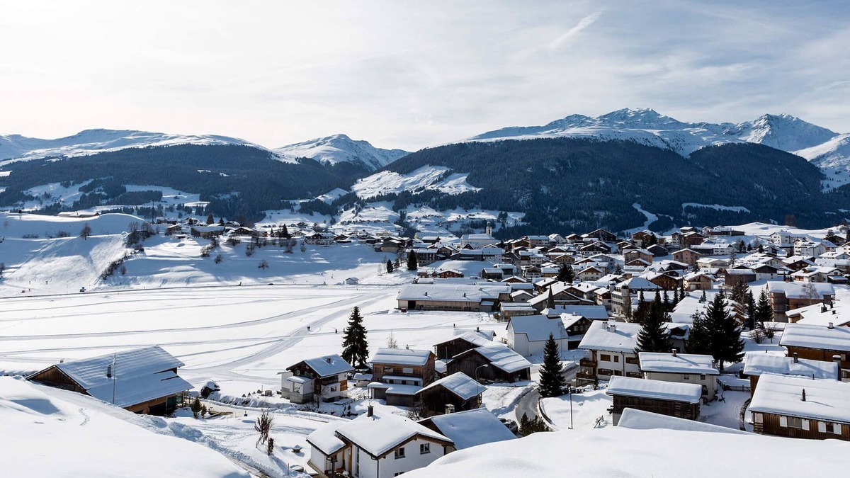 Tavanasa Ski Chalet | Charming 4BR chalet in Breil/Brigels with mountain view, WiFi & parking