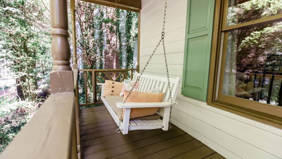 Raleigh House | Charming 4BR ★ Family-Friendly ★ w/Backyard ★