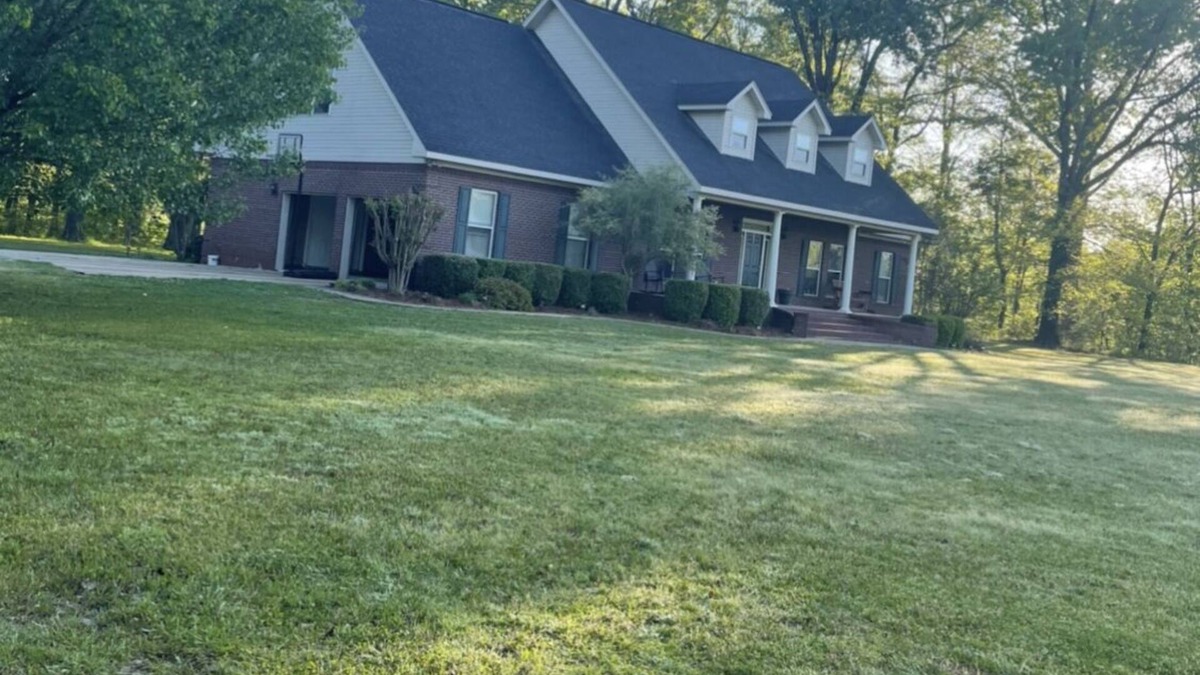 Pontotoc House | Charming 4BR Home With Outdoor Living Area That Is Close To It All✨ HOT TUB✨