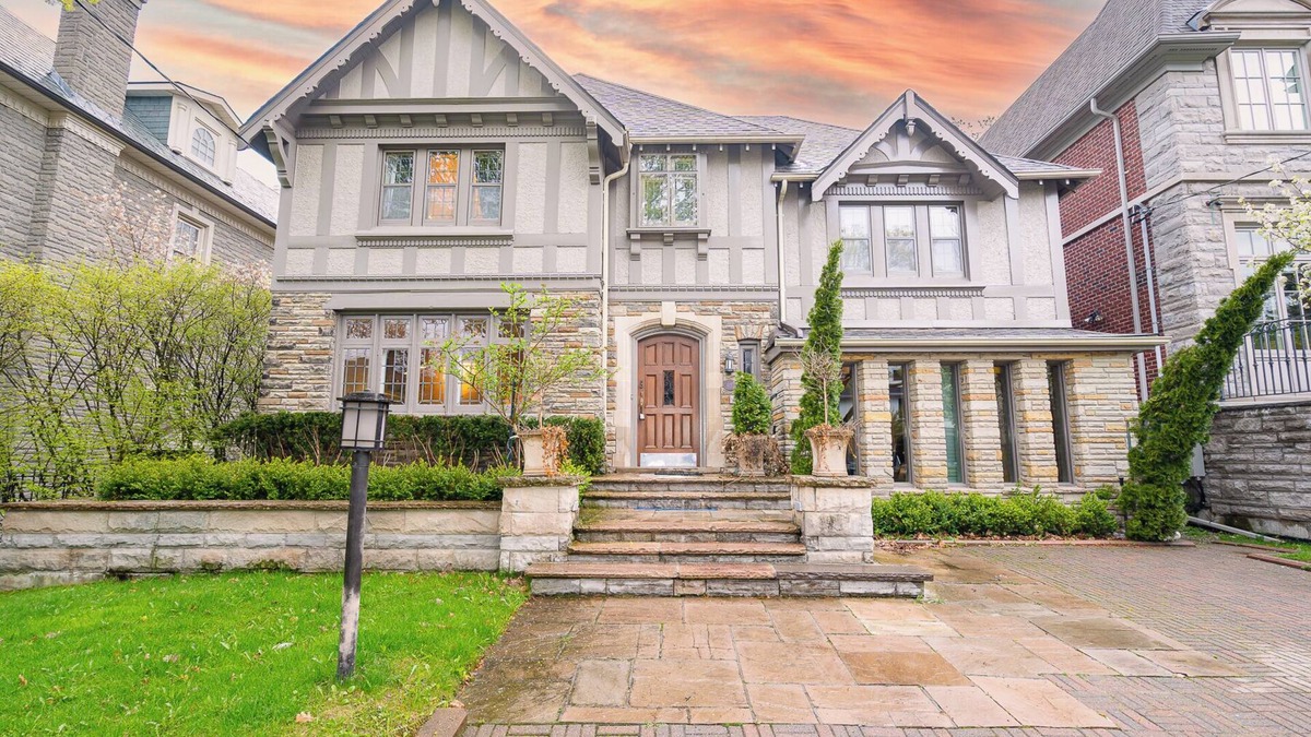 Forest Hill South House | Charming 5-Bedroom Forest Hill Home