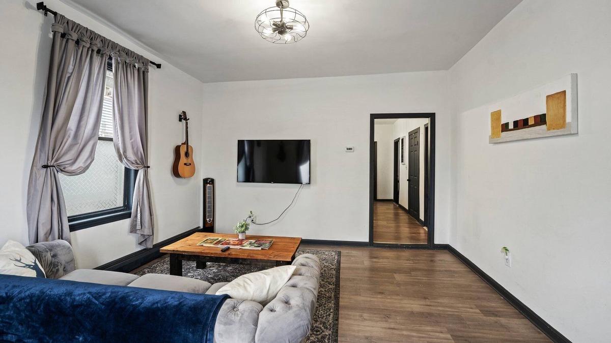 West End House | Charming 6-bedroom house - close to all in Providence