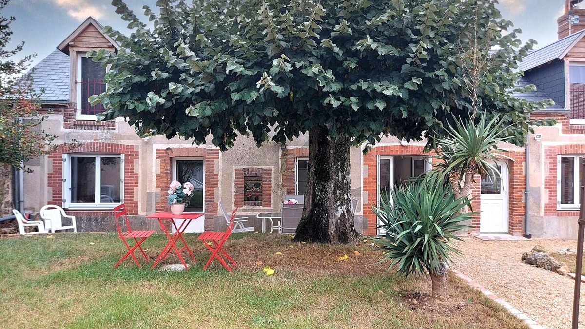 Saint-Christophe Cottage | Charming 6-Person Cottage with Modern Amenities in Saint-Christophe, Near Historic Sites