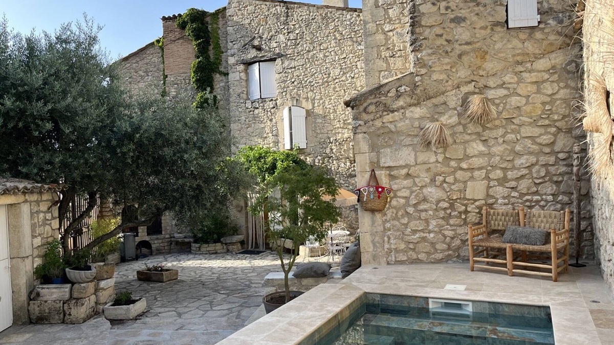 Mallemort House | Charming 6-Person Stone House with Pool in Provence