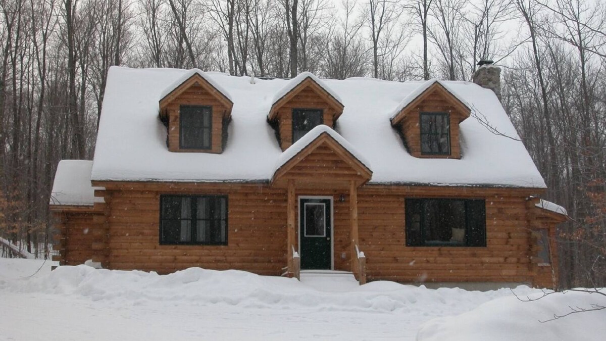 North River Cabin | Charming ADK Cabin for year-round vacation fun