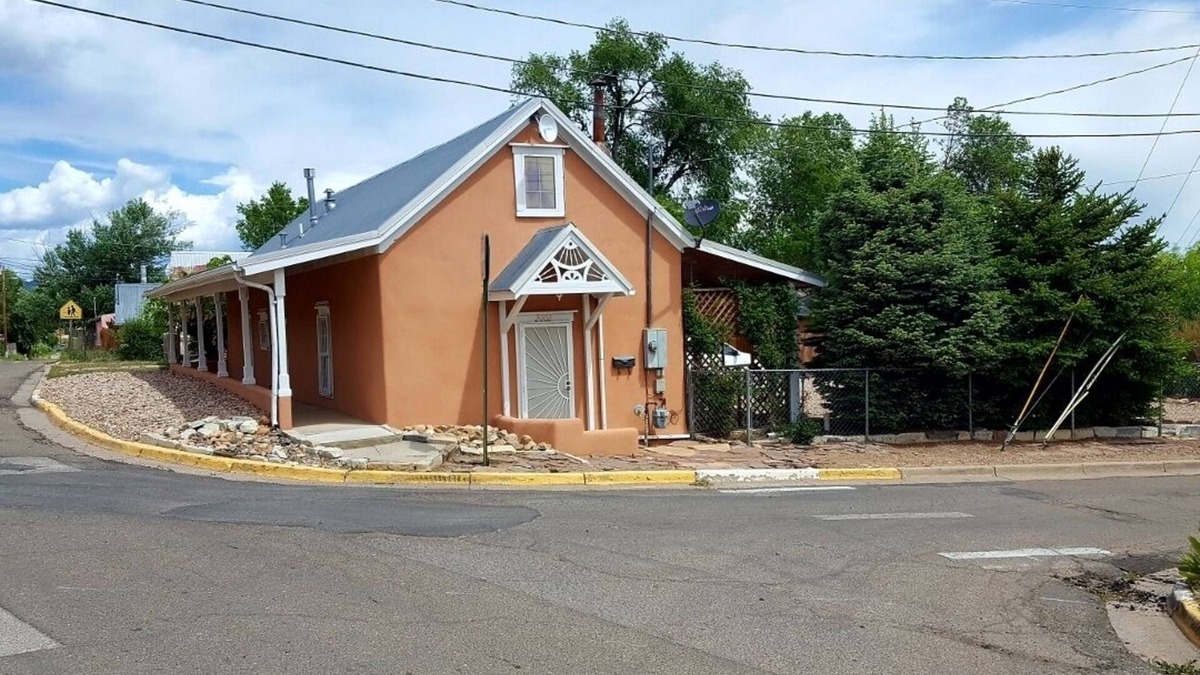 Las Vegas House | Charming Adobe Home near Historic Old Town Plaza