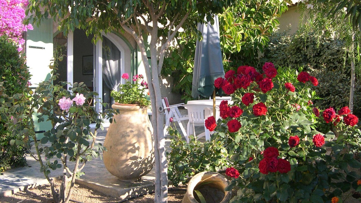 Ajaccio Apartment | Charming air-conditioned studio at the foot of the beaches, 4p, with its pretty tree-lined terrace