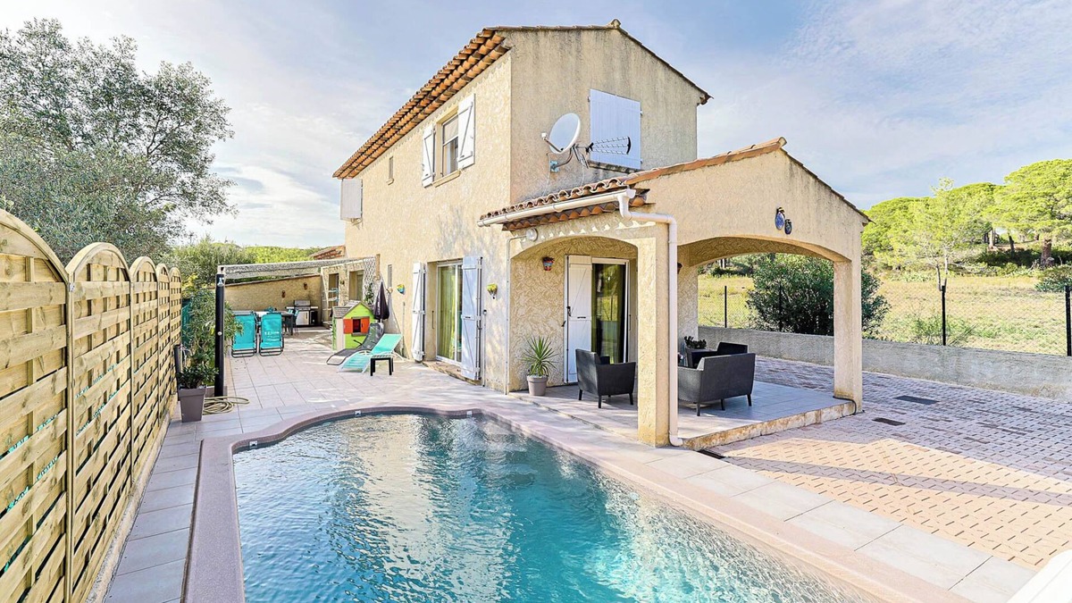 Frejus House | Charming air-conditioned house with heated swimming pool. 6/8 pers. 5 Km from beaches.