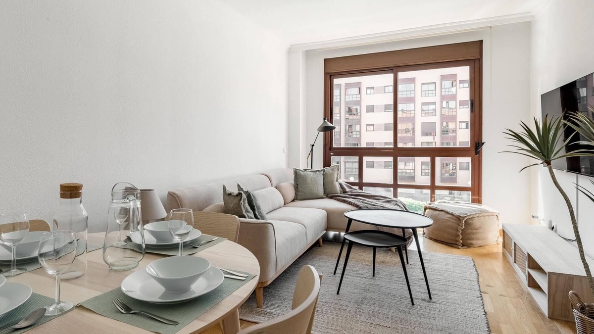 Rejas Apartment | Charming Airport IV - Design apartment next to the airport